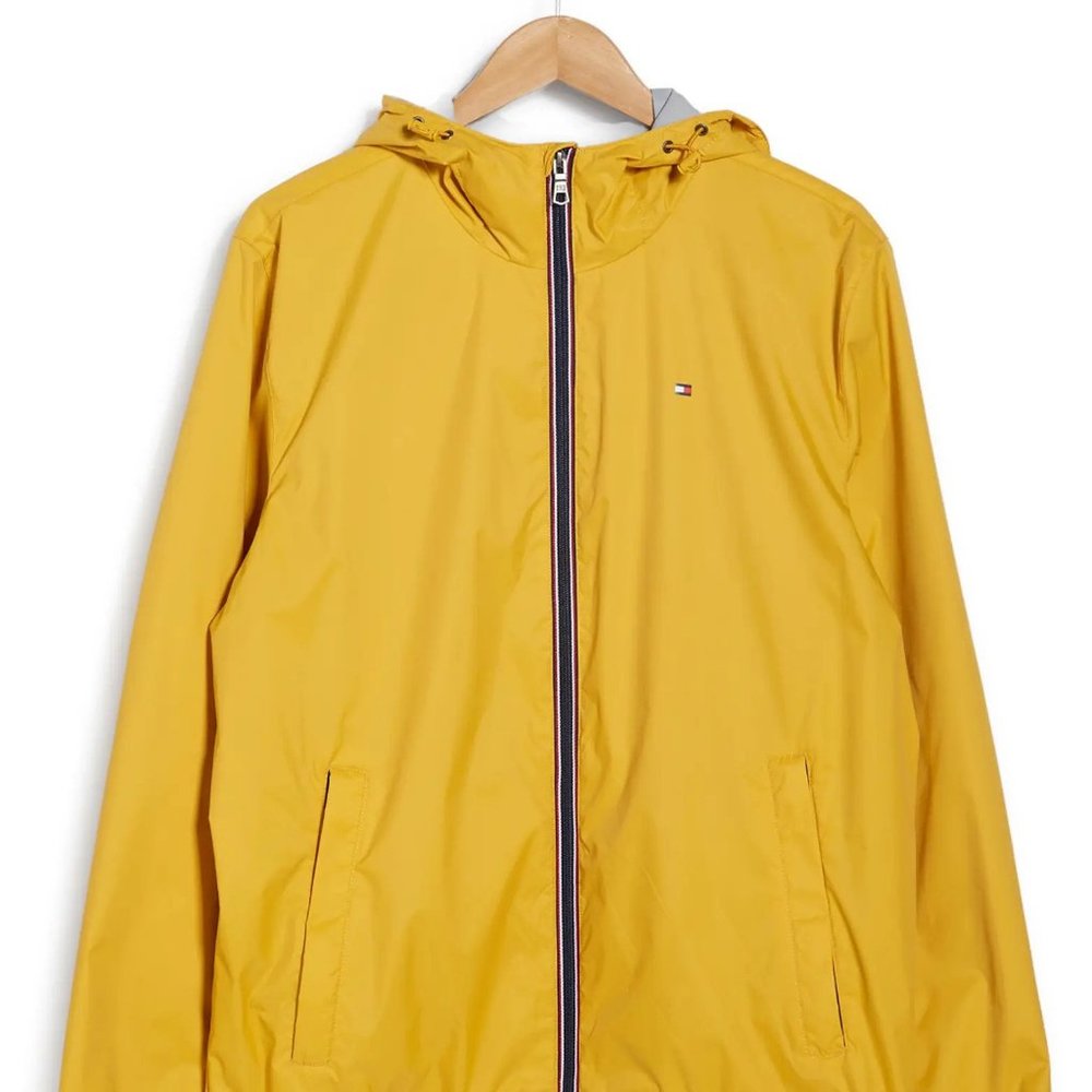 Tommy Hilfiger Wind Resistant Waterproof Yellow Rain Jacket Men's XL (Like New)